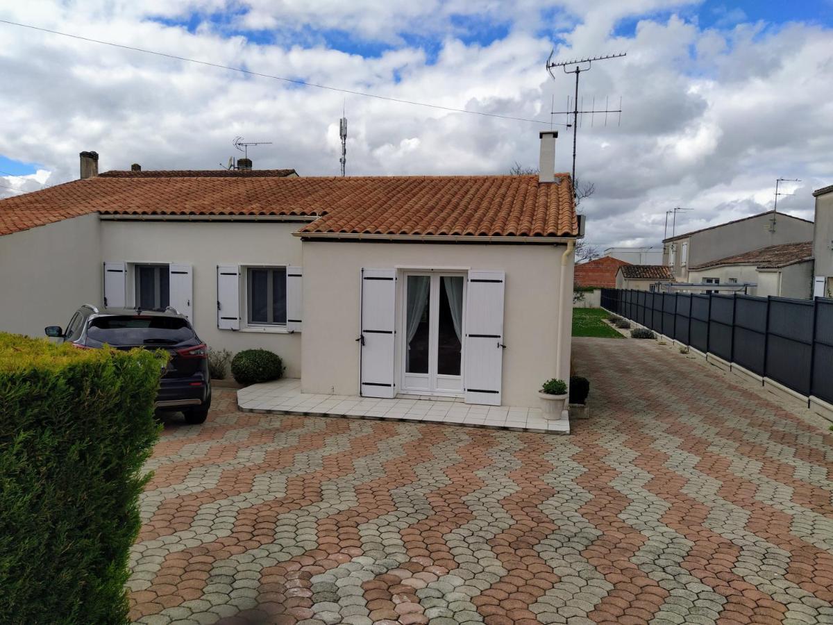 Maison Plain Pied Avec Jardin, Terrasse Et Veranda Cognac Eksteriør billede